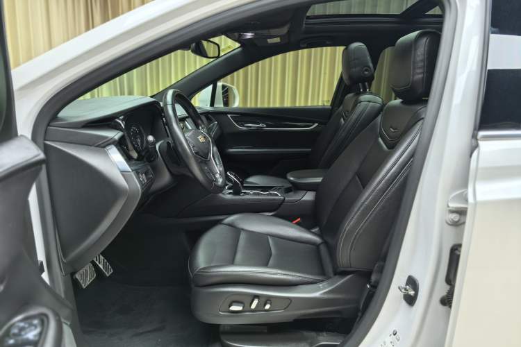 Used Cadillac XT5 2021 2.0T Four-Wheel Drive Luxury Version Interior 1