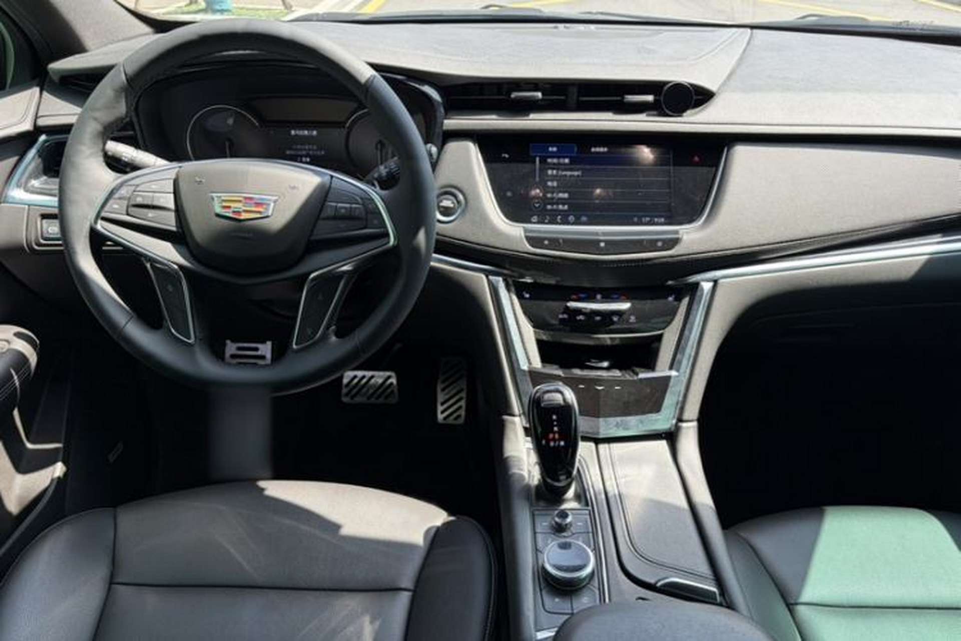 Used Cadillac XT5 2021 2.0T Two-Wheel Drive Luxury Version Interior 3