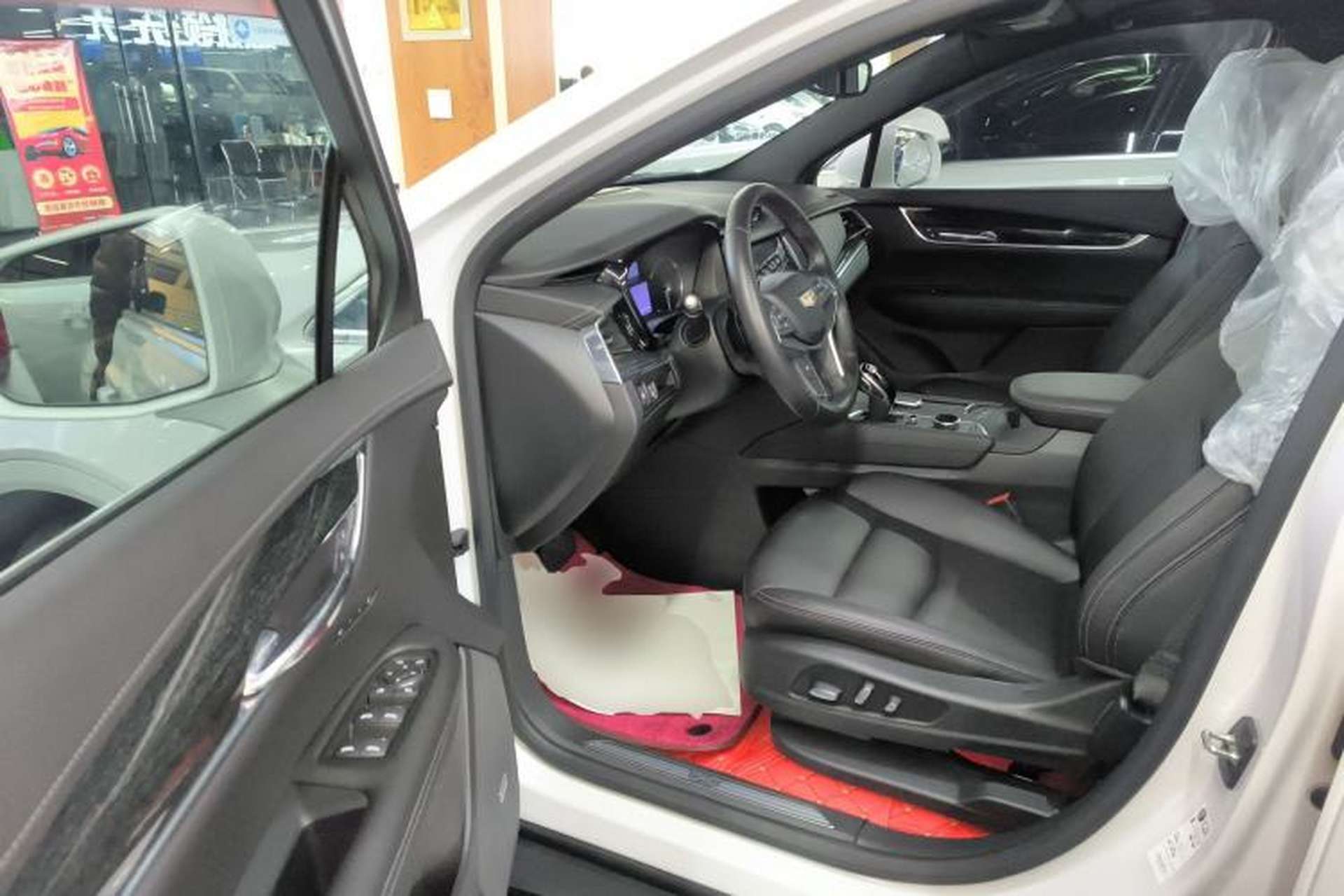 Used Cadillac XT5 2021 28T Luxury Model Interior 3