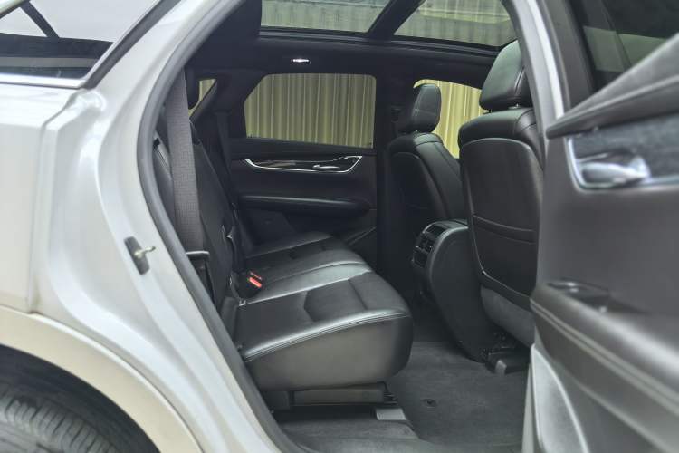 Used Cadillac XT5 2021 2.0T Four-Wheel Drive Luxury Version Interior 4