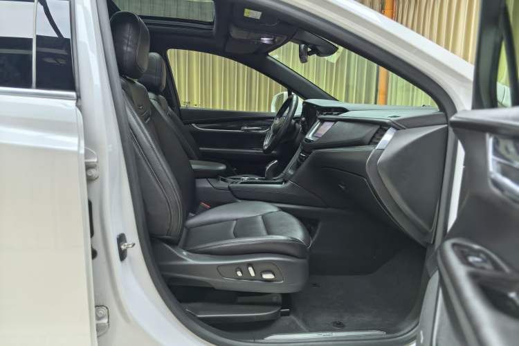 Used Cadillac XT5 2021 2.0T Four-Wheel Drive Luxury Version Interior 6