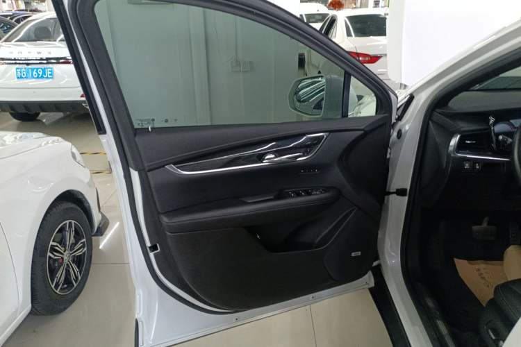 Used Cadillac XT5 2021 28T Luxury Model Left Front Door Interior