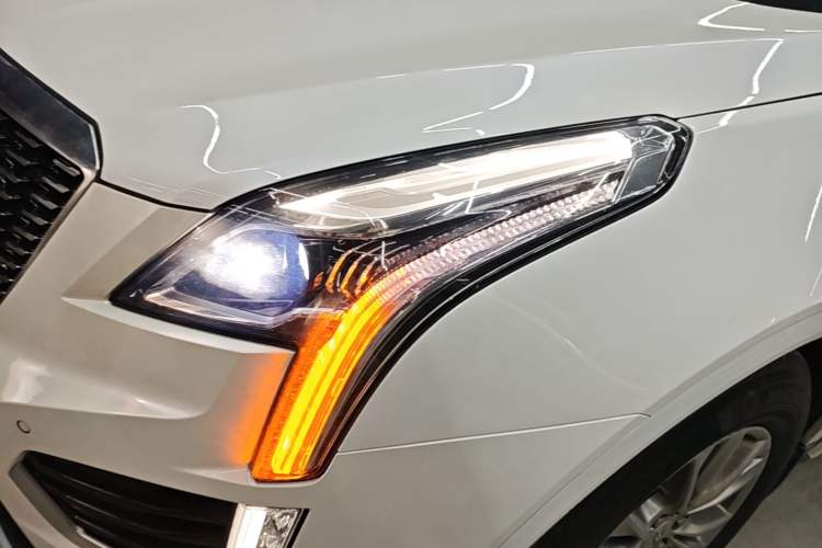 Used Cadillac XT5 2021 28T Luxury Model Left Front Headlight