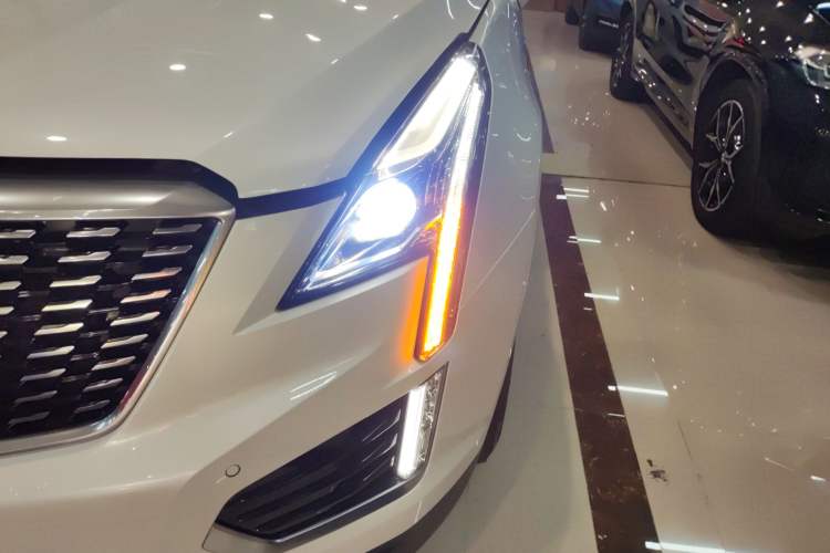 Used Cadillac XT5 2021 2.0T Two-Wheel Drive Luxury Version Left Front Headlight