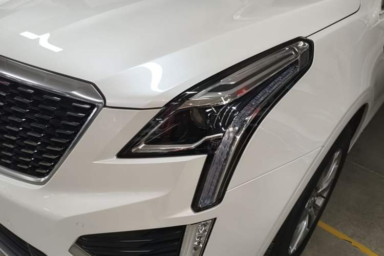Used Cadillac XT5 2021 28T Luxury Model Left Front Headlight