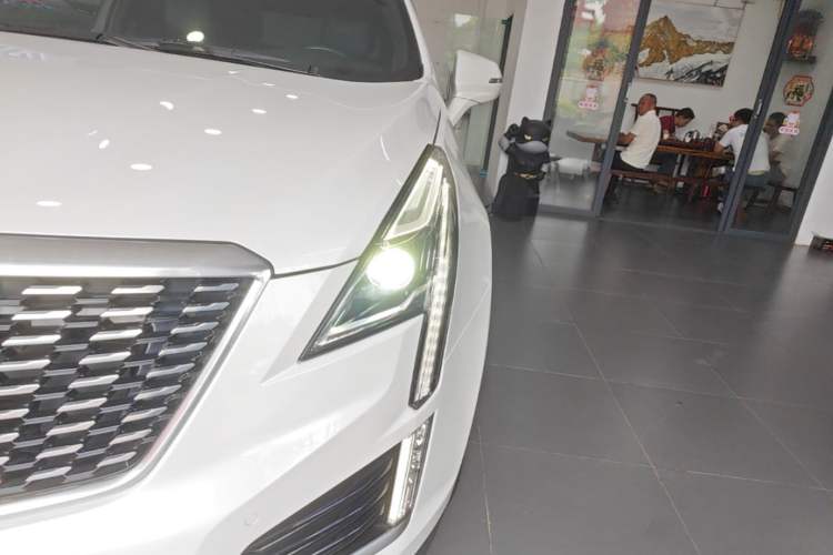 Used Cadillac XT5 2021 28T Luxury Model Left Front Headlight