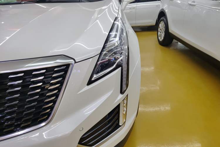 Used Cadillac XT5 2021 2.0T Two-Wheel Drive Luxury Version Left Front Headlight