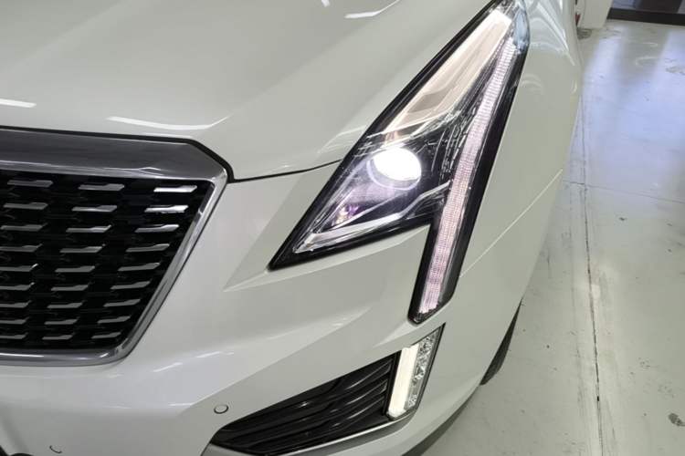Used Cadillac XT5 2021 28T Four-Wheel Drive Luxury Version Left Front Headlight