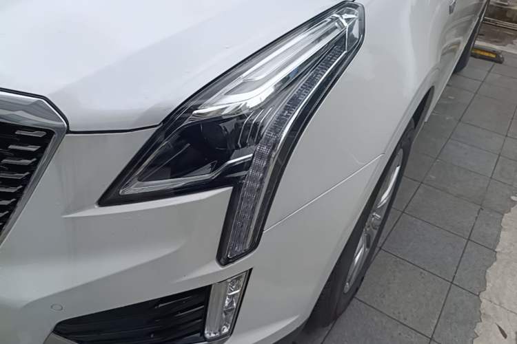 Used Cadillac XT5 2021 28T Luxury Model Left Front Headlight