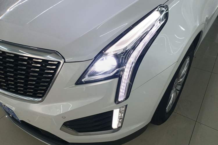 Used Cadillac XT5 2021 28T Luxury Model Left Front Headlight