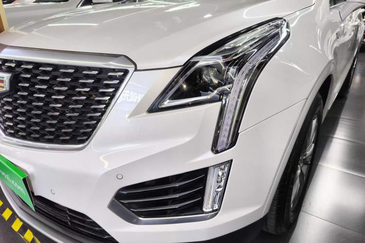 Used Cadillac XT5 2021 28T Luxury Model Left Front Headlight