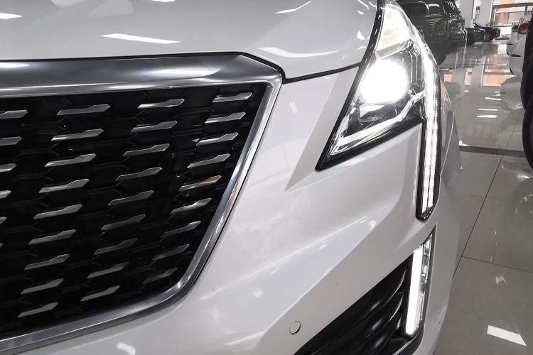 Used Cadillac XT5 2021 28T Luxury Model Left Front Headlight