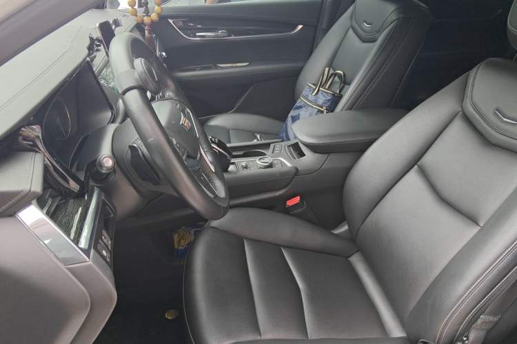 Used Cadillac XT5 2021 28T Luxury Model Left Front Seat