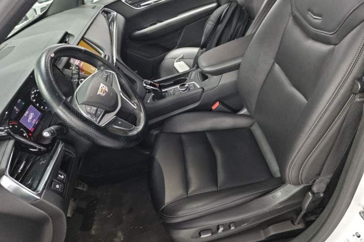 Used Cadillac XT5 2021 2.0T Two-Wheel Drive Luxury Version Left Front Seat