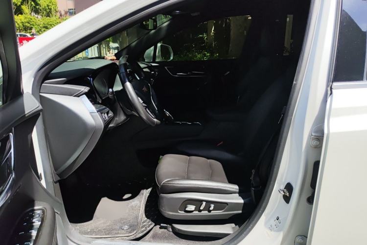 Used Cadillac XT5 2021 2.0T Two-Wheel Drive Luxury Version Left Front Seat