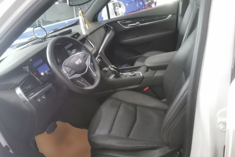Used Cadillac XT5 2021 28T Luxury Model Left Front Seat