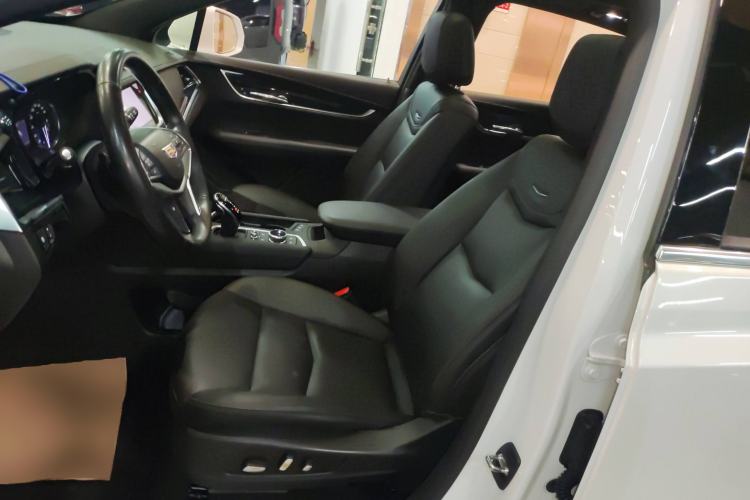 Used Cadillac XT5 2021 2.0T Two-Wheel Drive Luxury Version Left Front Seat