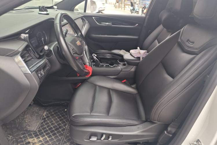 Used Cadillac XT5 2021 28T Luxury Model Left Front Seat