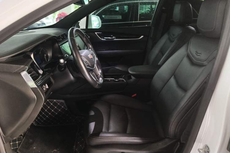 Used Cadillac XT5 2021 28T Luxury Model Left Front Seat