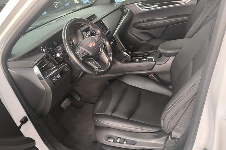 Used Cadillac XT5 2021 28T Luxury Model Left Front Seat