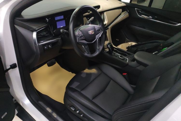 Used Cadillac XT5 2021 28T Luxury Model Left Front Seat