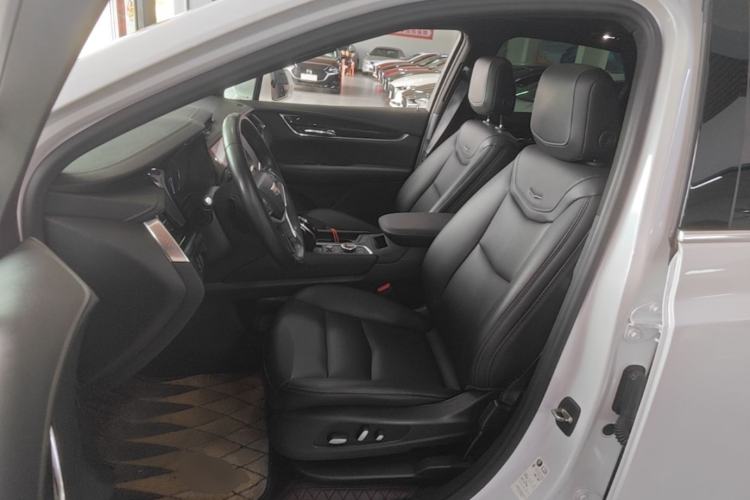 Used Cadillac XT5 2021 28T Luxury Model Left Front Seat