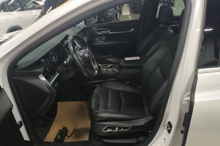 Used Cadillac XT5 2021 28T Luxury Model Left Front Seat