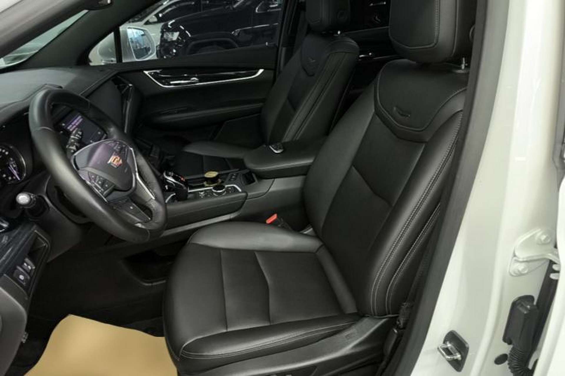 Used Cadillac XT5 2021 28T Four-Wheel Drive Luxury Version Left Front Seat