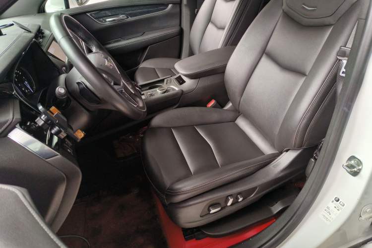 Used Cadillac XT5 2021 2.0T Two-Wheel Drive Luxury Version Left Front Seat