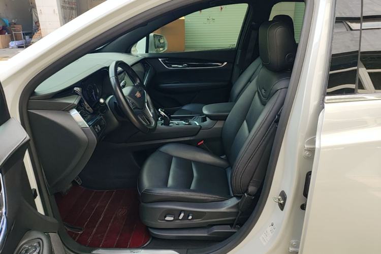 Used Cadillac XT5 2021 28T Luxury Model Left Front Seat