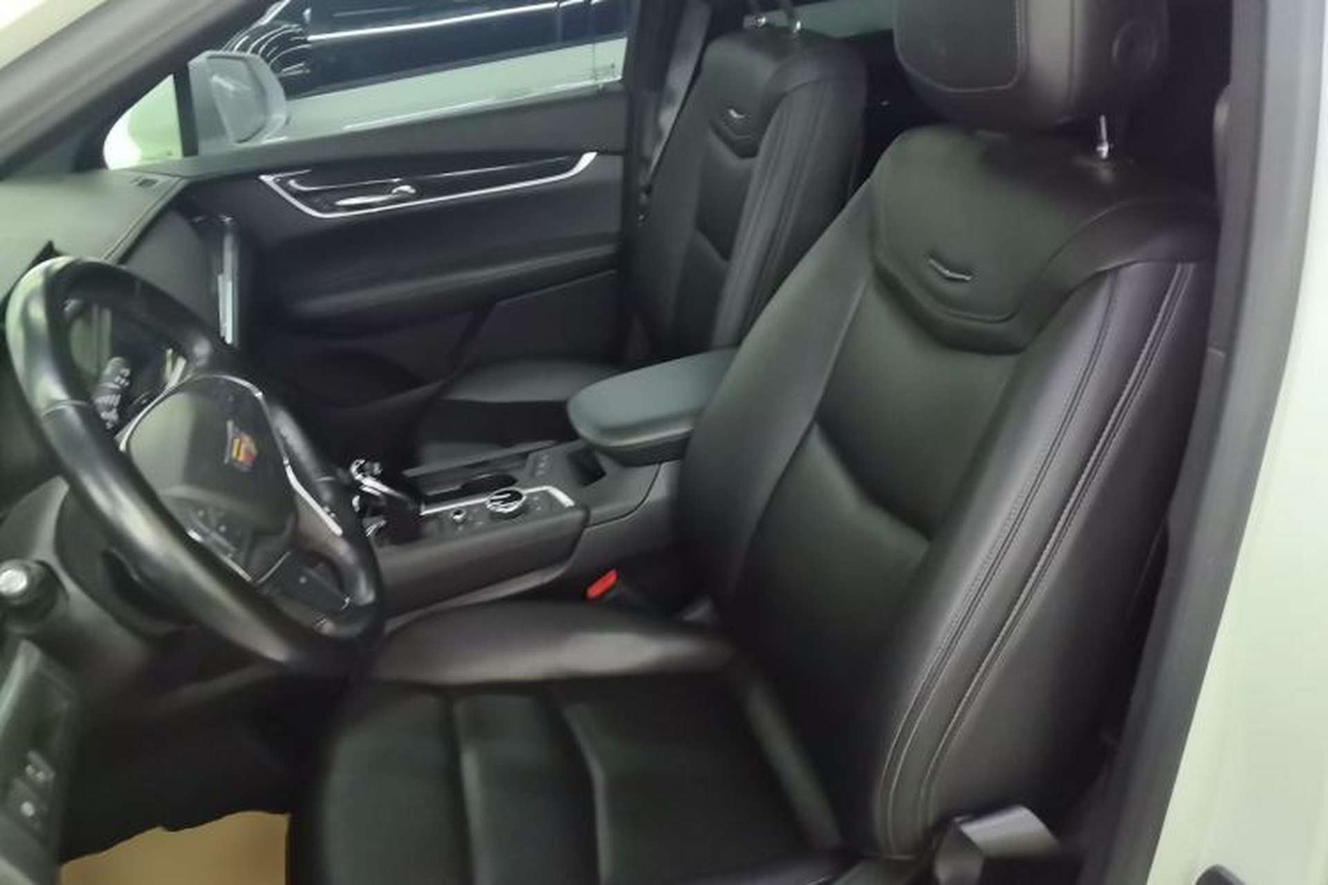 Used Cadillac XT5 2021 28T Luxury Model Left Front Seat