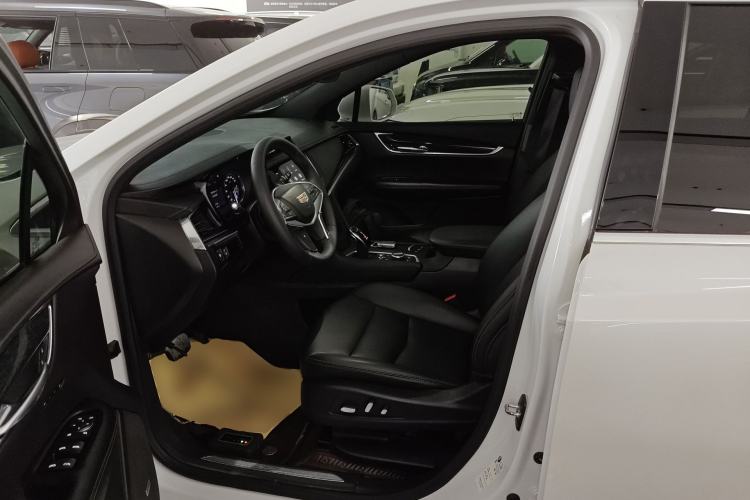 Used Cadillac XT5 2021 2.0T Two-Wheel Drive Luxury Version Left Front Seat