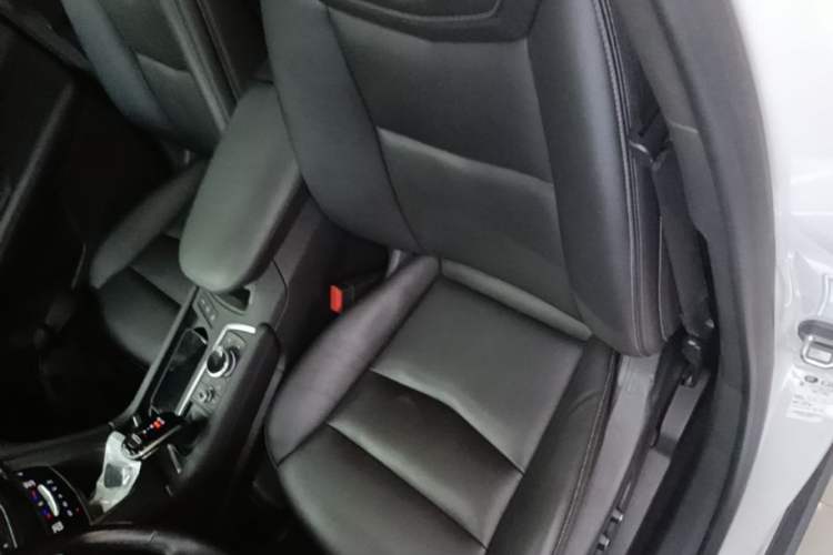 Used Cadillac XT5 2021 28T Luxury Model Left Front Seat
