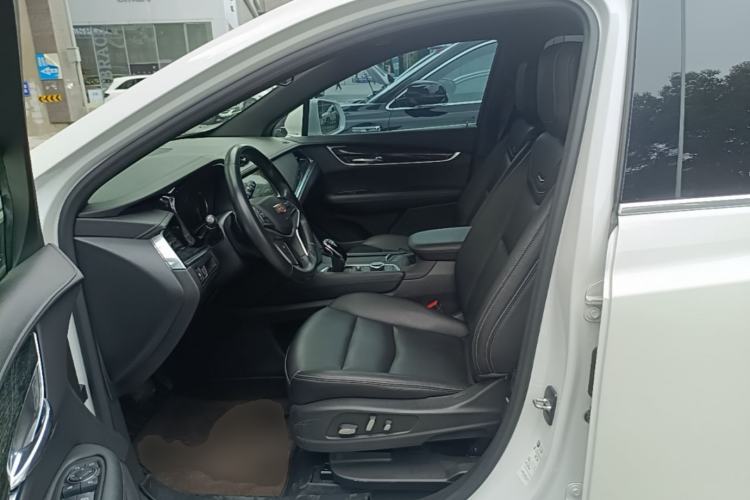 Used Cadillac XT5 2021 28T Luxury Model Left Front Seat