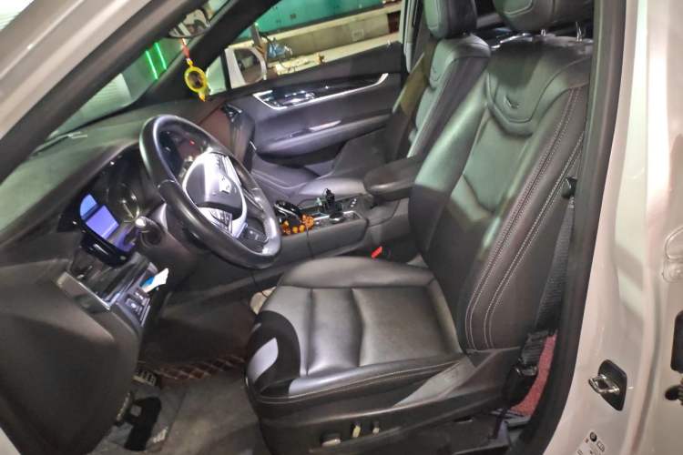 Used Cadillac XT5 2021 28T Luxury Model Left Front Seat