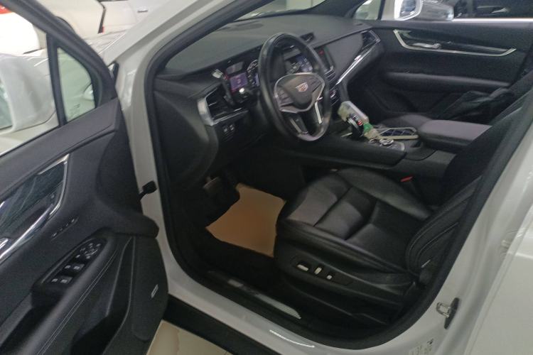 Used Cadillac XT5 2021 28T Luxury Model Left Front Seat