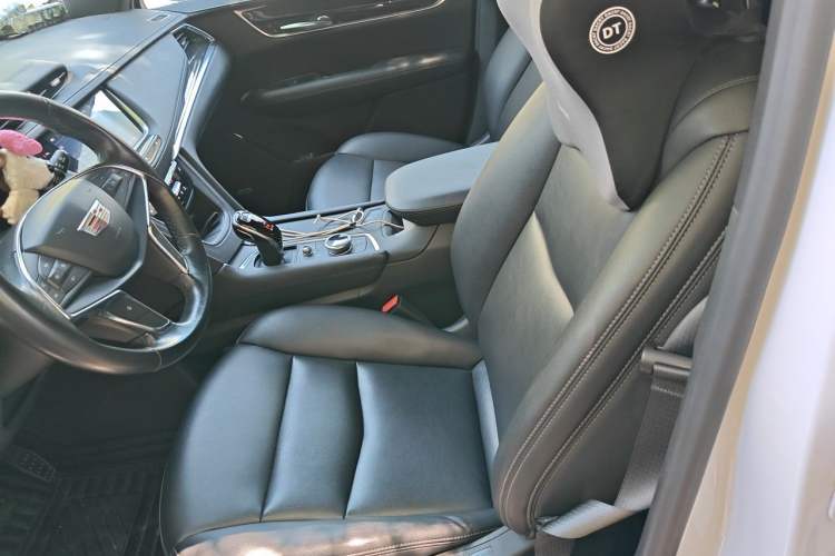 Used Cadillac XT5 2021 2.0T Two-Wheel Drive Luxury Version Left Front Seat