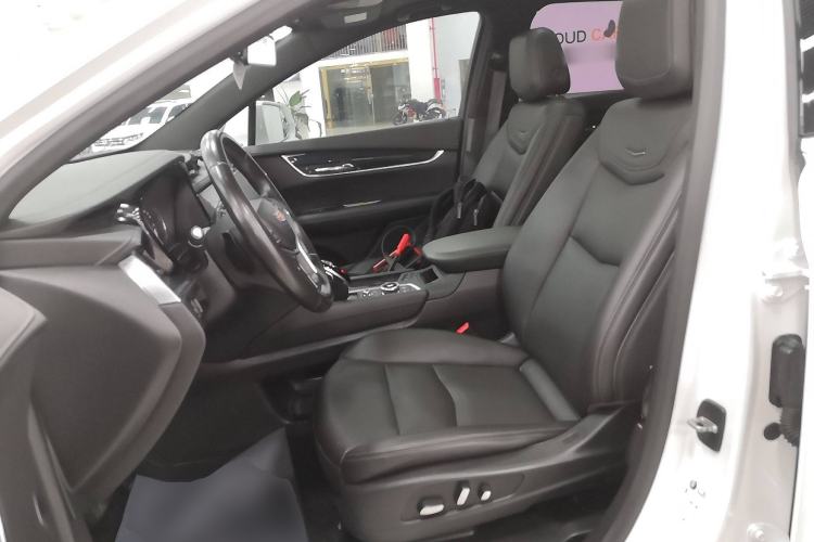 Used Cadillac XT5 2021 28T Luxury Model Left Front Seat