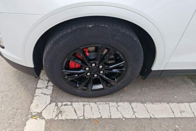 Used Cadillac XT5 2021 2.0T Two-Wheel Drive Luxury Version Left Front Wheel Hub