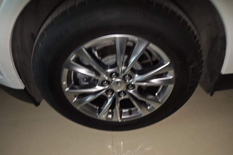 Used Cadillac XT5 2021 28T Luxury Model Left Front Wheel Hub