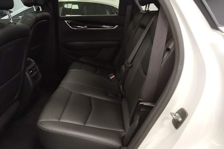 Used Cadillac XT5 2021 2.0T Two-Wheel Drive Luxury Version Left Rear Seat