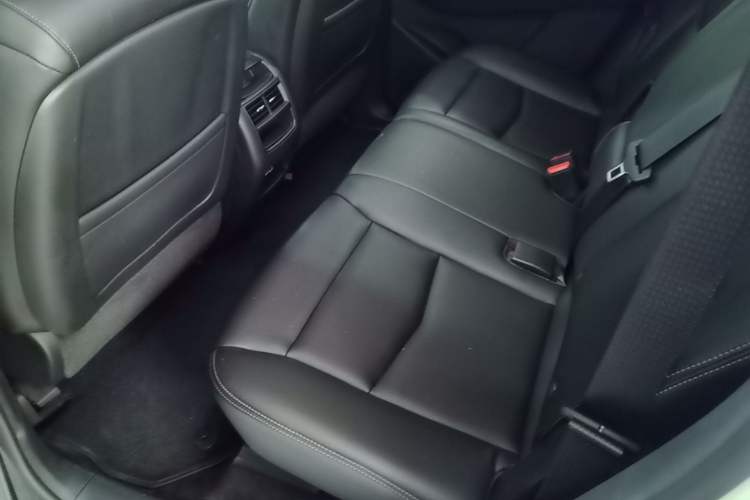 Used Cadillac XT5 2021 2.0T Two-Wheel Drive Luxury Version Left Rear Seat