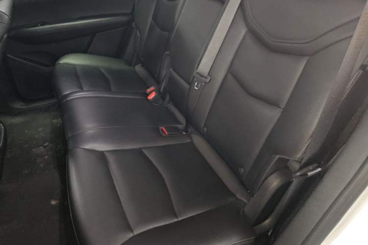 Used Cadillac XT5 2021 2.0T Two-Wheel Drive Luxury Version Left Rear Seat