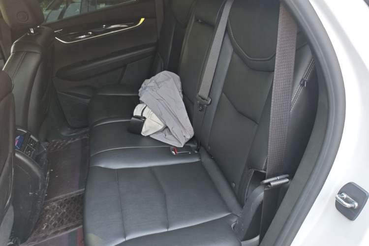 Used Cadillac XT5 2021 2.0T Four-Wheel Drive Luxury Version Left Rear Seat