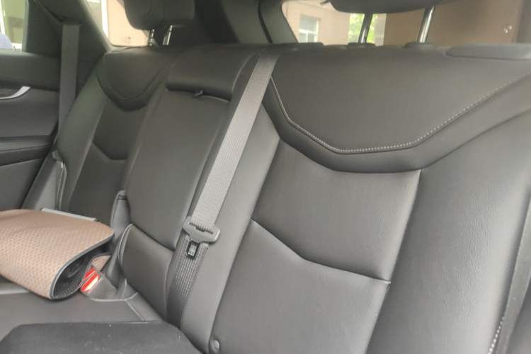 Used Cadillac XT5 2021 2.0T Two-Wheel Drive Luxury Version Left Rear Seat