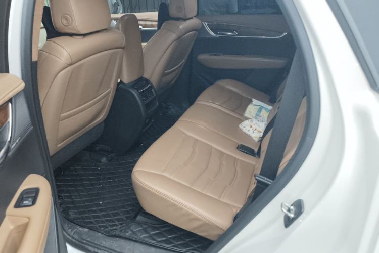 Used Cadillac XT5 2021 28T Four-Wheel Drive Platinum Sport Edition Left Rear Seat