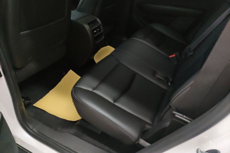 Used Cadillac XT5 2021 2.0T Two-Wheel Drive Luxury Version Left Rear Seat