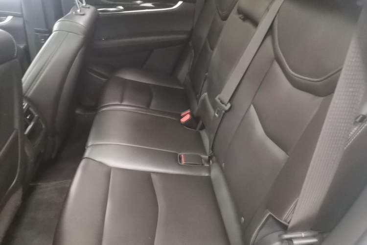 Used Cadillac XT5 2021 2.0T Two-Wheel Drive Luxury Version Left Rear Seat