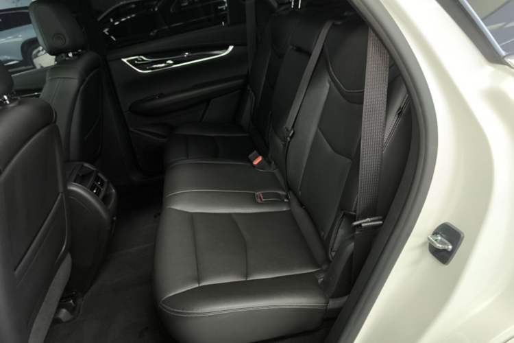 Used Cadillac XT5 2021 28T Four-Wheel Drive Luxury Version Left Rear Seat