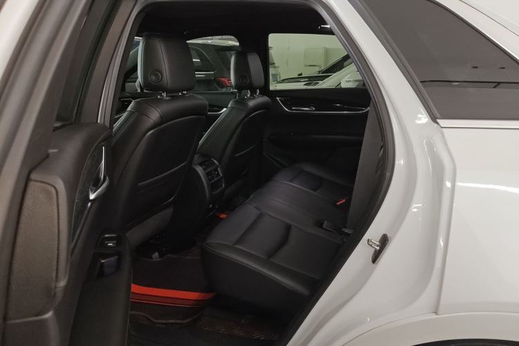 Used Cadillac XT5 2021 2.0T Two-Wheel Drive Luxury Version Left Rear Seat